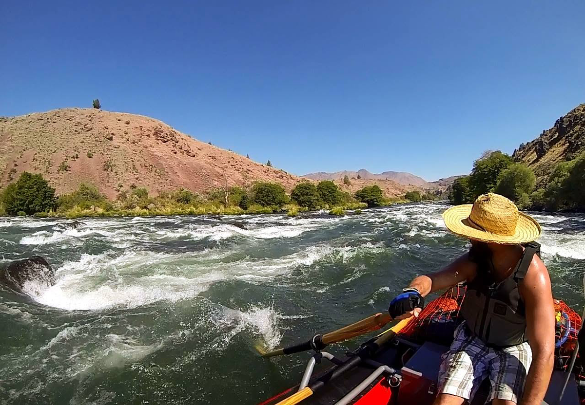 Rafting at White Horse Rapids on the Deschutes River in Oregon